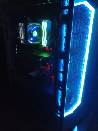 PC Gamer i7 7th Gen 16GB RAM GTX 1080 RGB