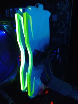 PC Gamer i7 7th Gen 16GB RAM GTX 1080 RGB