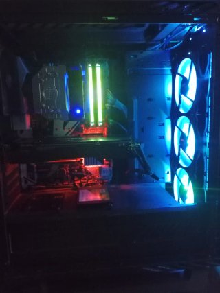 PC Gamer i7 7th Gen 16GB RAM GTX 1080 RGB