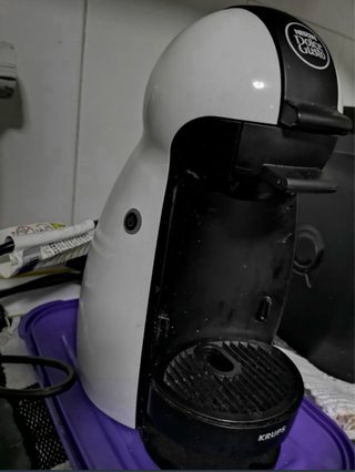 2 Cafeteras Dolce Gusto y Delta Q
