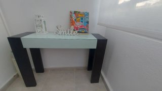 Mueble de entrada bengué/cristal y espejo plateado