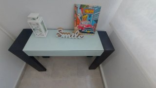Mueble de entrada bengué/cristal y espejo plateado