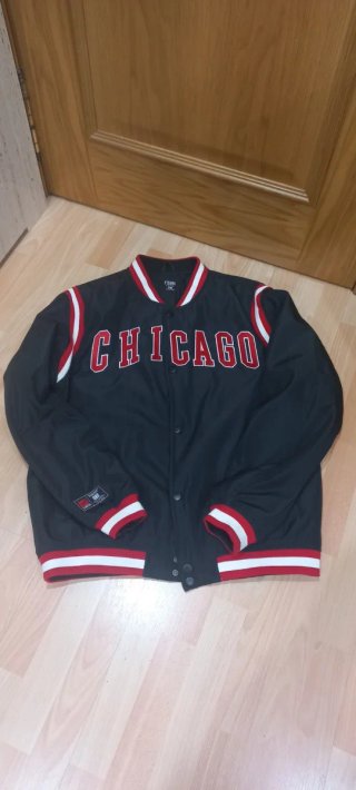 Cazadora Chicago Negra y Roja