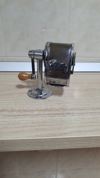 Sacapuntas Vintage Metálico