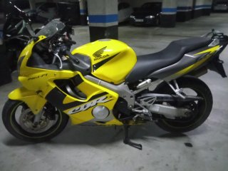 Honda CBR 600 RR Amarilla