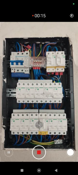 Buscamos electricistas con PRL en dia