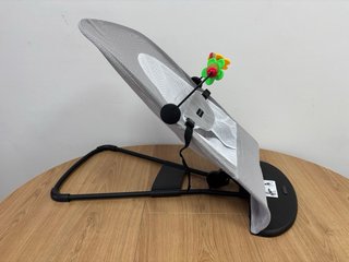 Hamaca Bebé Plegable Galpat Baby similar babybjorn