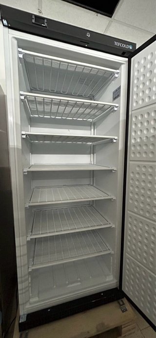 Congelador Vertical TEFCOLD UF600