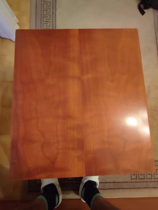 Mesita de noche de madera