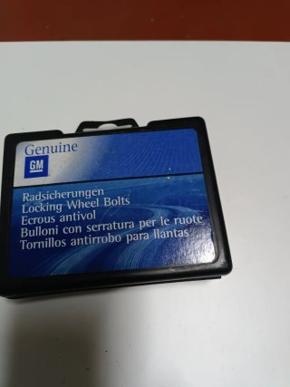 Tornillos Antirrobo GM Ruedas