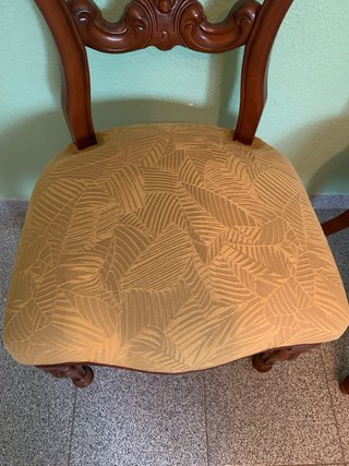 Conjunto de 6 sillas de madera y tela