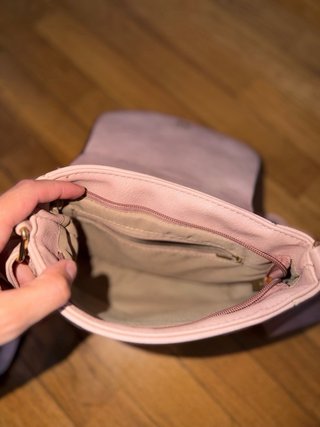 Bolso bandolera rosa con flecos