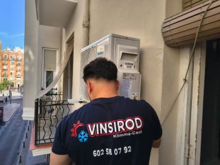 Instalador profesional de aires acondicionados