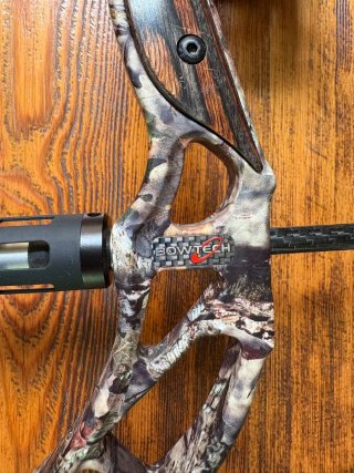 Arco compuesto Bowtech Reign 6