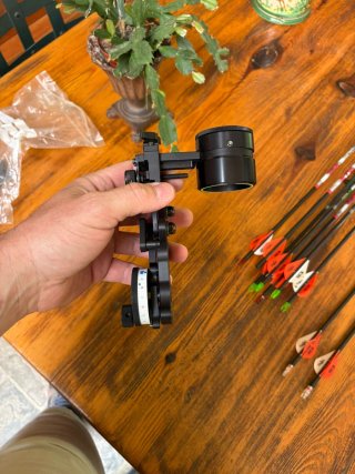 Arco compuesto Bowtech Reign 6