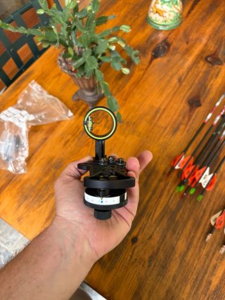 Arco compuesto Bowtech Reign 6