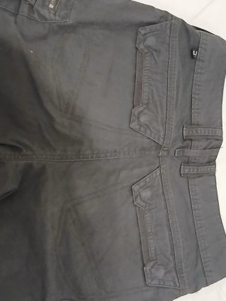 Pantalones grises de montaña