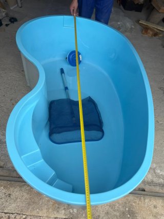 Piscina de fibra de poliéster.
