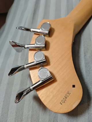 Bajo Fernandes Nomad Negro