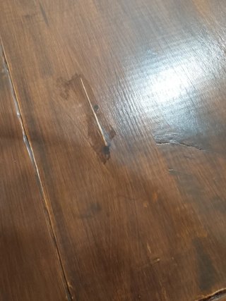 Mesa de comedor de madera