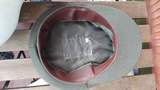 GORRA DE PLATO OFICIAL.GUERRA OFICIAL.