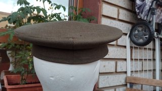 GORRA DE PLATO OFICIAL.GUERRA OFICIAL.