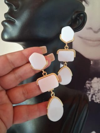 Pendientes largos dorados y blancos lote