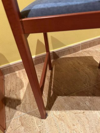 Sillas de comedor de madera y tela