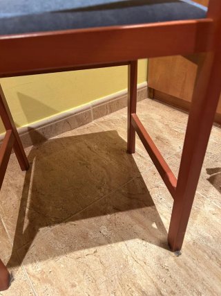 Sillas de comedor de madera y tela