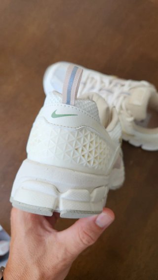 Nike Vomero 5 Beige/Blanco