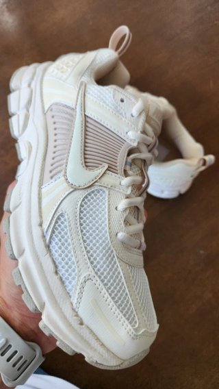 Nike Vomero 5 Beige/Blanco