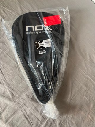 Pala Nox AT10 Genius 12K Edición Limitada