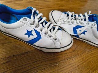 Zapatillas Converse Piel Blancas y Azules