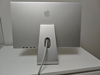 Pantalla Apple Cinema Display 20, no hago envío
