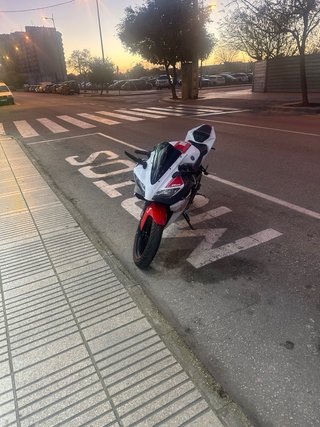 Yamaha YZF R125 2008 Roja y Blanca