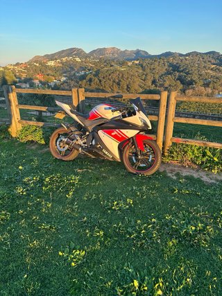 Yamaha YZF R125 2008 Roja y Blanca
