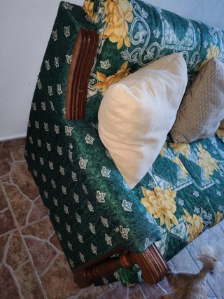 Sofá de tela con estampado floral