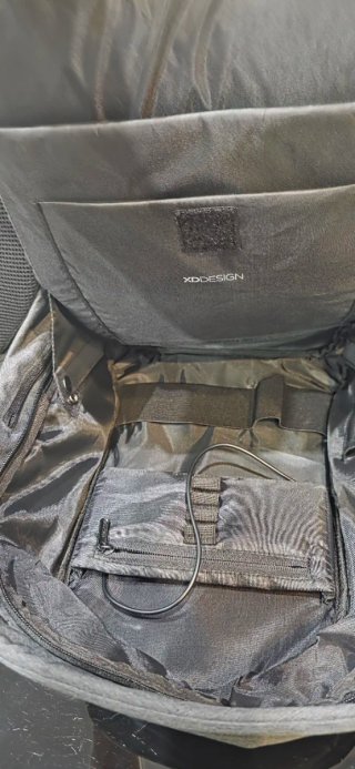 Mochila Antirrobo USB Camuflaje XD Design