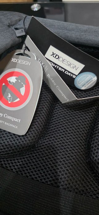 Mochila Antirrobo USB Camuflaje XD Design