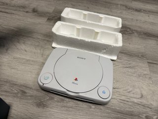 PlayStation PS One Caja Sony Plata