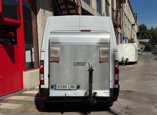 Renault Master L2 H2 con trampilla elevadora