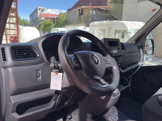 Renault Master L2 H2 con trampilla elevadora