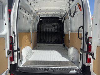 Renault Master L2 H2 con trampilla elevadora