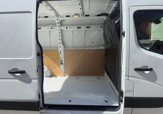 Renault Master L2 H2 con trampilla elevadora