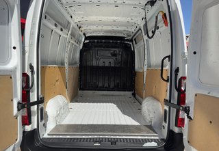 Renault Master L2 H2 con trampilla elevadora