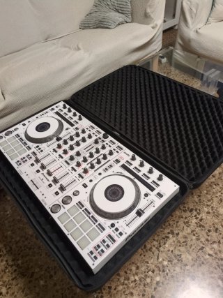 Mesa DJ Pioneer DDJ-SX2 (bolsa transporte opcional
