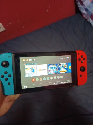 Nintendo Switch Roja y Azul