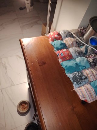 Mueble bajo de madera para TV