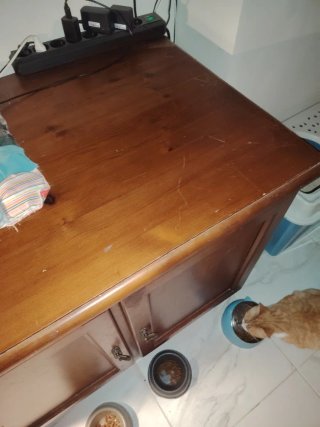 Mueble bajo de madera para TV