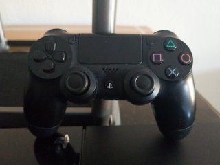 PS4 Nera + Controller + 3 Giochi